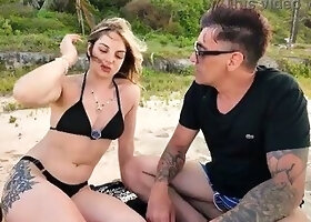 I'm going to get him a coconut, and she ends up naked in the sea with El Nono With Keila Bassi