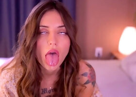Hot Webcam Babe Loves Dildo Anal Masturbation