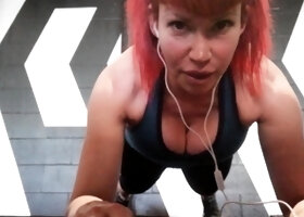 Redhead MILF gives an amateur bj before fucking