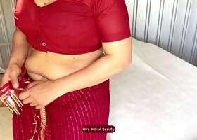 Changing room, in saree