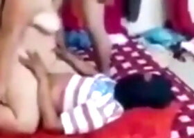 Tante Suka Maen Threesome