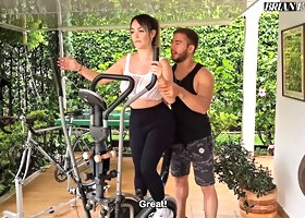 Colombian bombshell Tatiana Álvarez has sex in the gym with her trainer Brian Evansx