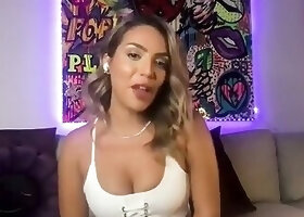 Ara Queen Bae Is the Hottest Baddie Out There!