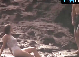 Jennifer Garner Bikini Scene  in Fantasy Island