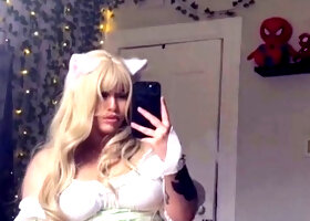 Big boobed Memphis Monroe masturbates in stocking